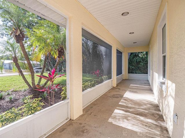 8265 97th Avenue, Vero Beach, FL 32967
