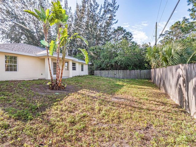 8265 97th Avenue, Vero Beach, FL 32967