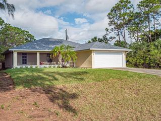 8265 97th Avenue, Vero Beach, FL 32967
