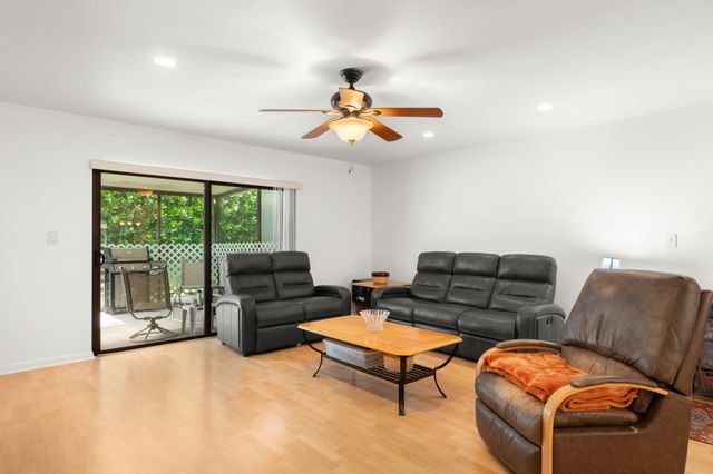 22075 Las Brisas Circle 306, Boca Raton, FL 33433
