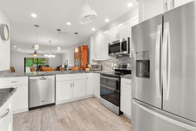 22075 Las Brisas Circle 306, Boca Raton, FL 33433