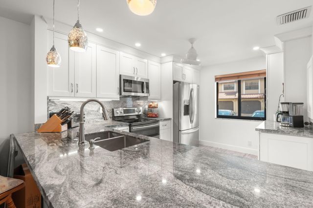 22075 Las Brisas Circle 306, Boca Raton, FL 33433