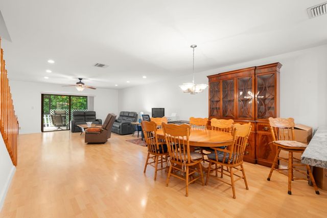 22075 Las Brisas Circle 306, Boca Raton, FL 33433