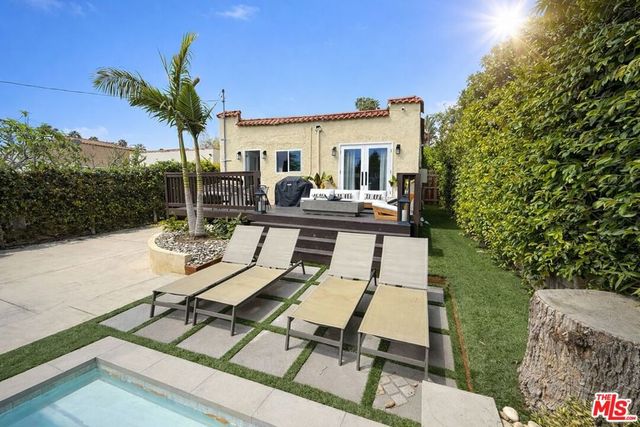 1636 Courtney Avenue, Los Angeles, CA 90046