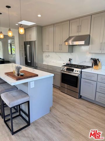 1636 Courtney Avenue, Los Angeles, CA 90046