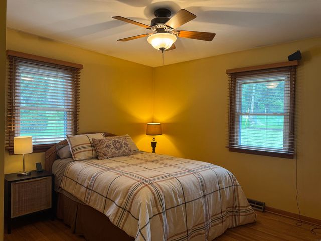 1412 Pleasant Valley Drive, Waterloo, IA 50701
