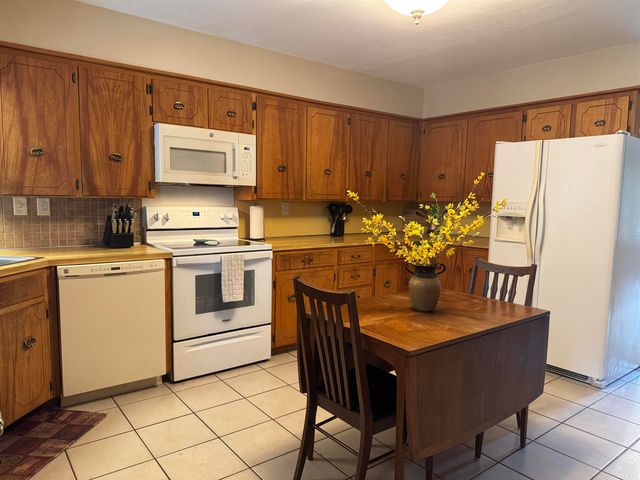 1412 Pleasant Valley Drive, Waterloo, IA 50701