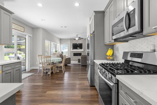 11742 Tenderfoot Dr, Gold River, CA 95670