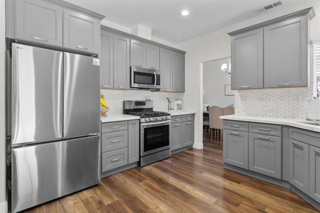 11742 Tenderfoot Dr, Gold River, CA 95670