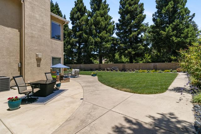 11742 Tenderfoot Dr, Gold River, CA 95670