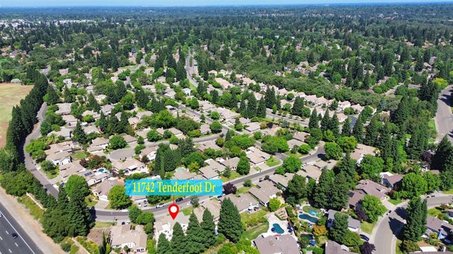 11742 Tenderfoot Dr, Gold River, CA 95670