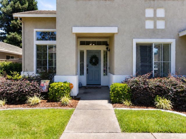 11742 Tenderfoot Dr, Gold River, CA 95670