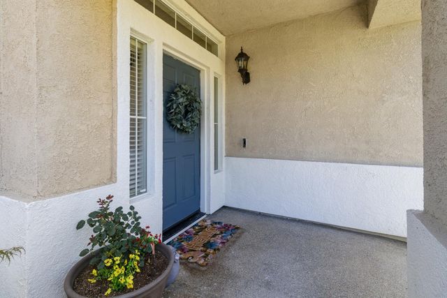 11742 Tenderfoot Dr, Gold River, CA 95670