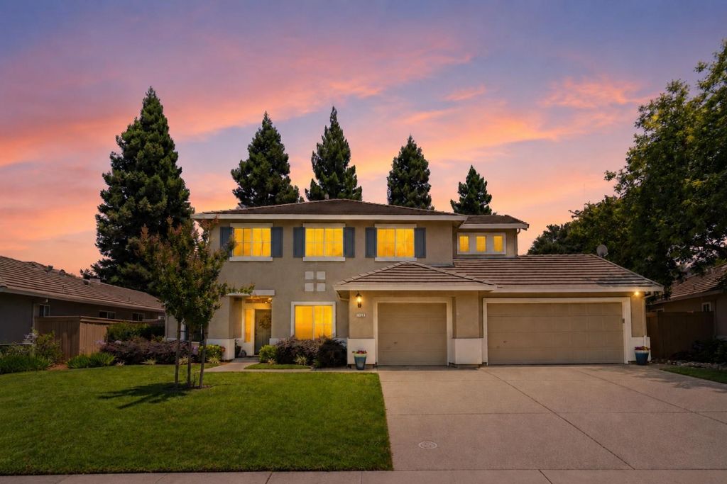 11742 Tenderfoot Dr, Gold River, CA 95670