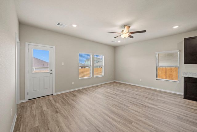 160 Wind Hill, Jarrell, TX 76537