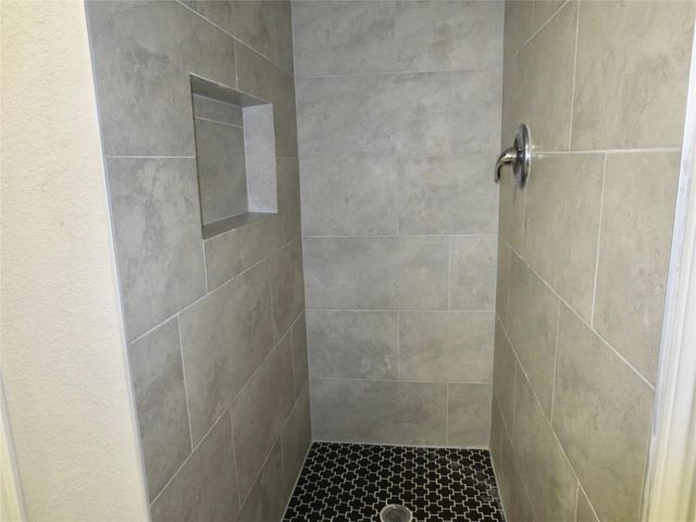 2204 Parker Road B, Houston, TX 77093