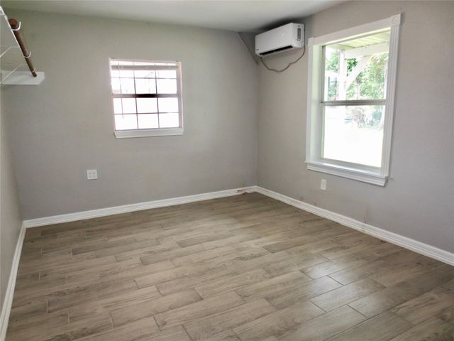 2204 Parker Road B, Houston, TX 77093