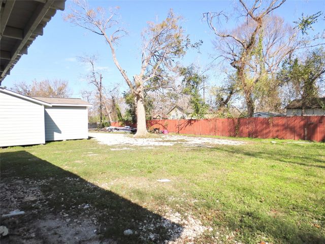 2204 Parker Road B, Houston, TX 77093