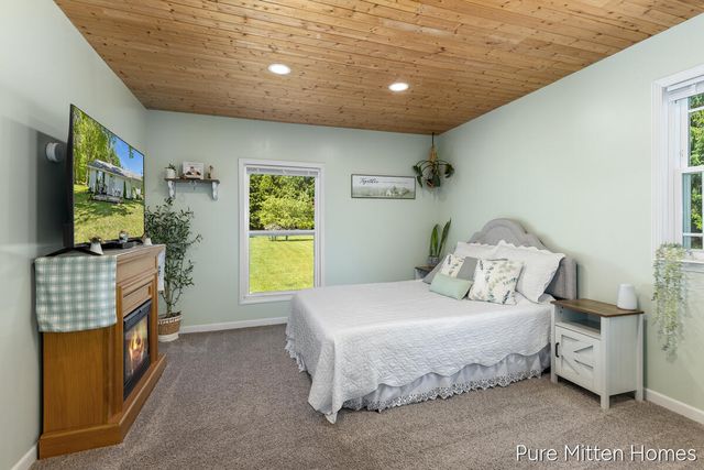 5234 S Johnson Road, Greenville, MI 48838