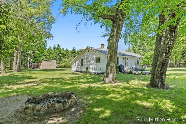 5234 S Johnson Road, Greenville, MI 48838