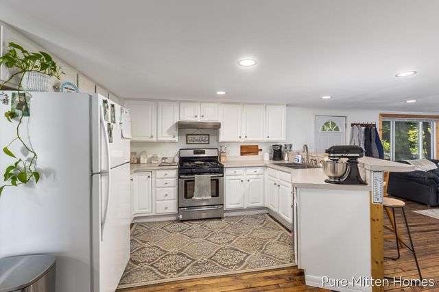 5234 S Johnson Road, Greenville, MI 48838