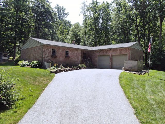 1580 GIRL SCOUT RD, Denver, PA 17517