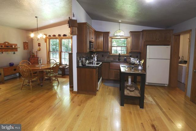 1580 GIRL SCOUT RD, Denver, PA 17517
