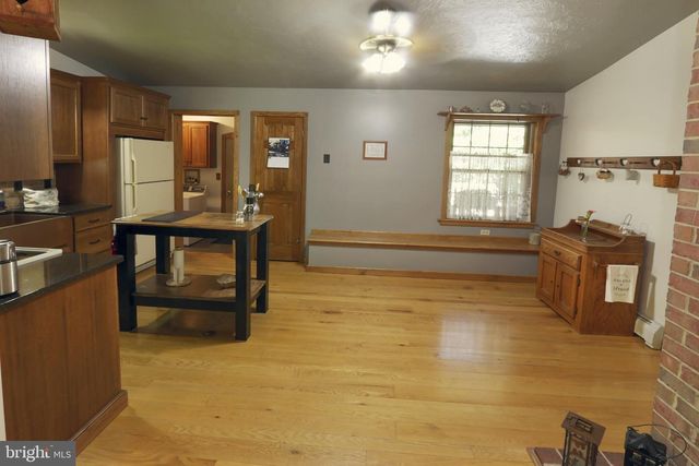 1580 GIRL SCOUT RD, Denver, PA 17517