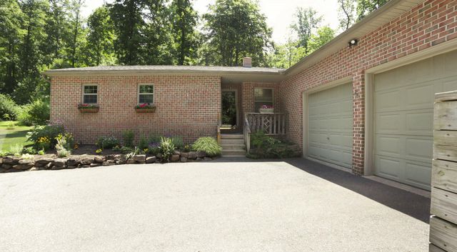 1580 GIRL SCOUT RD, Denver, PA 17517