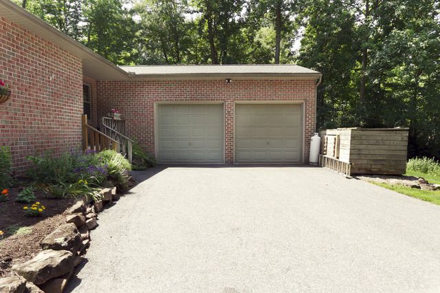 1580 GIRL SCOUT RD, Denver, PA 17517