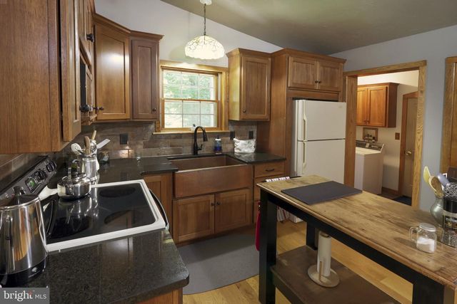 1580 GIRL SCOUT RD, Denver, PA 17517