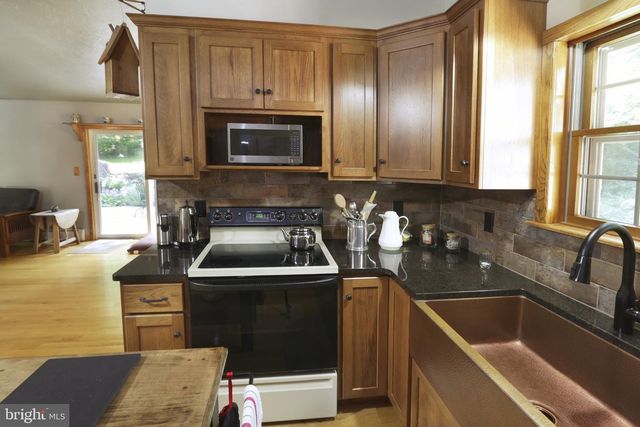 1580 GIRL SCOUT RD, Denver, PA 17517