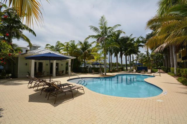 229 N Latitude Circle, Delray Beach, FL 33483