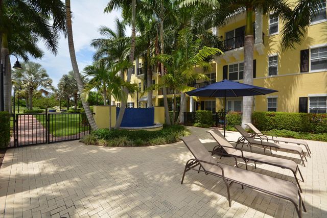 229 N Latitude Circle, Delray Beach, FL 33483