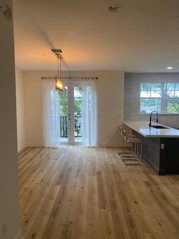 229 N Latitude Circle, Delray Beach, FL 33483