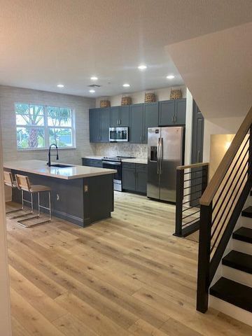 229 N Latitude Circle, Delray Beach, FL 33483