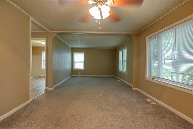 6306 E 152nd Street, Grandview, MO 64030
