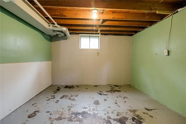 6306 E 152nd Street, Grandview, MO 64030