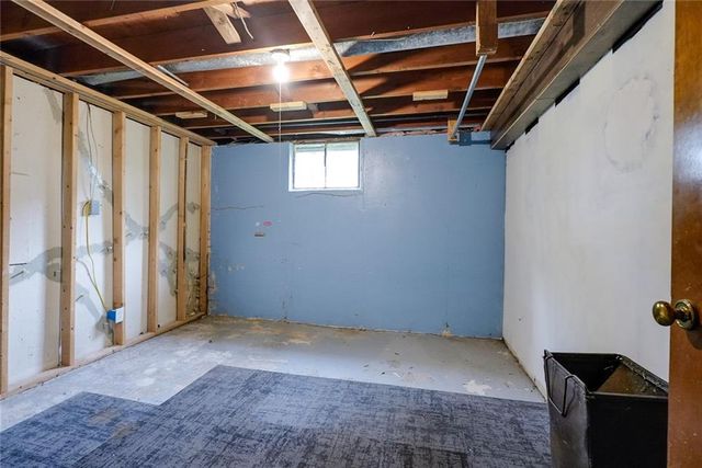 6306 E 152nd Street, Grandview, MO 64030