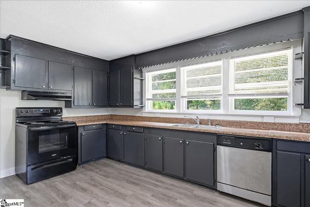 412 Hood Road, Greenville, SC 29611