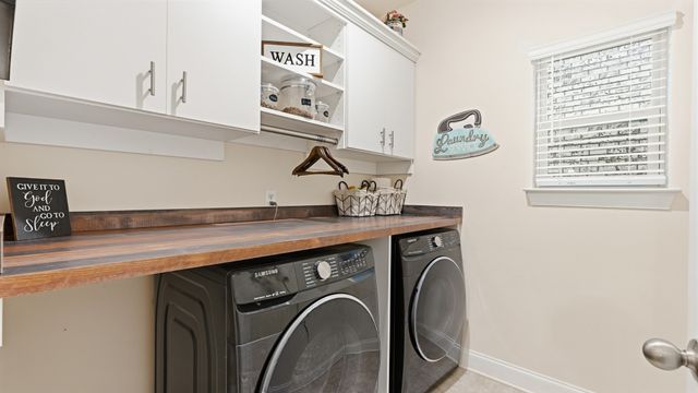 1677 Boardwalk Pl, Gallatin, TN 37066