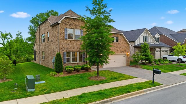 1677 Boardwalk Pl, Gallatin, TN 37066