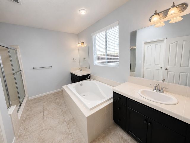 3742 Wrenwood Avenue, Clovis, CA 93619
