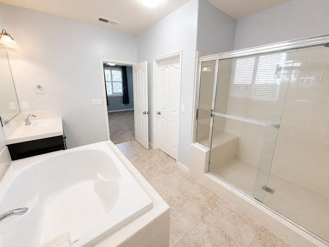 3742 Wrenwood Avenue, Clovis, CA 93619