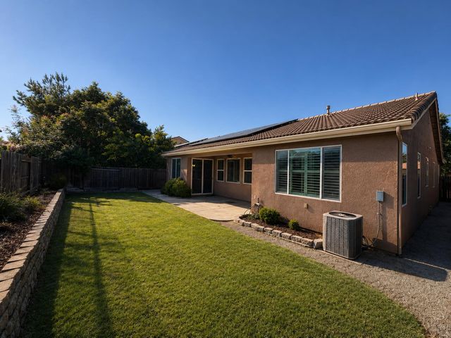 3742 Wrenwood Avenue, Clovis, CA 93619