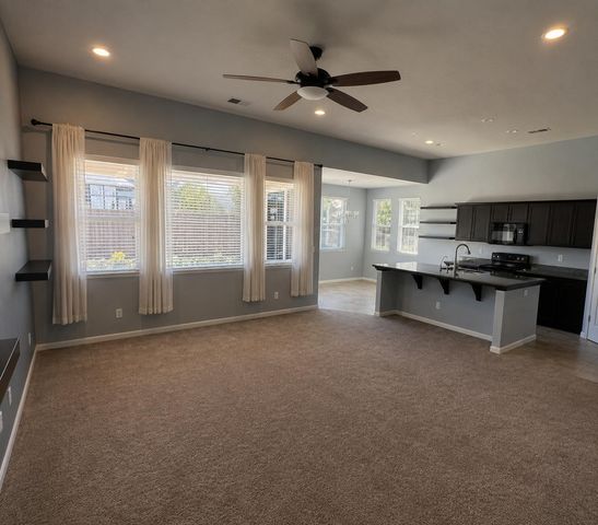 3742 Wrenwood Avenue, Clovis, CA 93619
