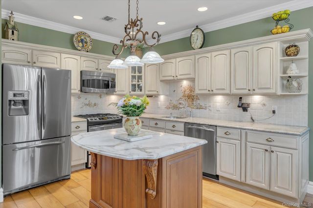 742 Verona Drive, Melville, NY 11747