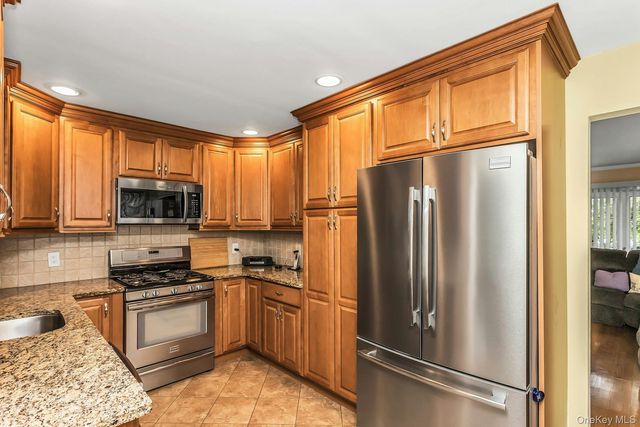 2782 Harvey Avenue, Oceanside, NY 11572