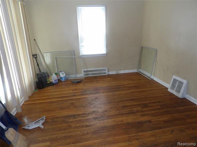 8235 Prest Street, Detroit, MI 48228