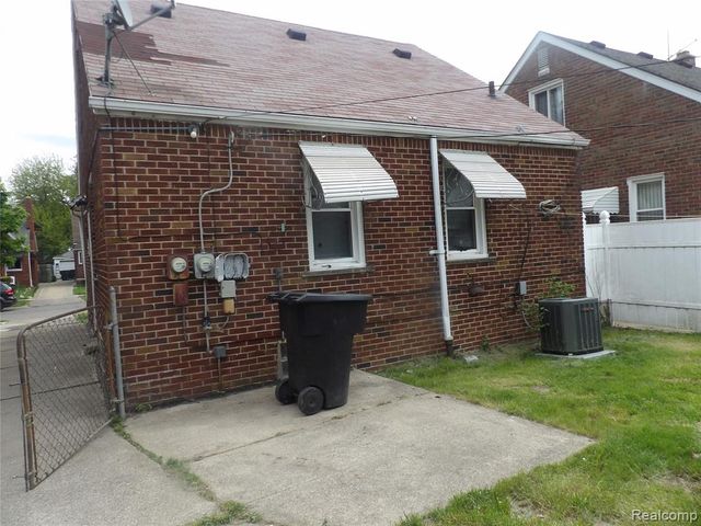 8235 Prest Street, Detroit, MI 48228